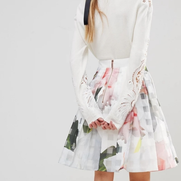 🍒NWT🍒 TED BAKER BURNOUT FLARED SKIRT - Picture 3 of 6